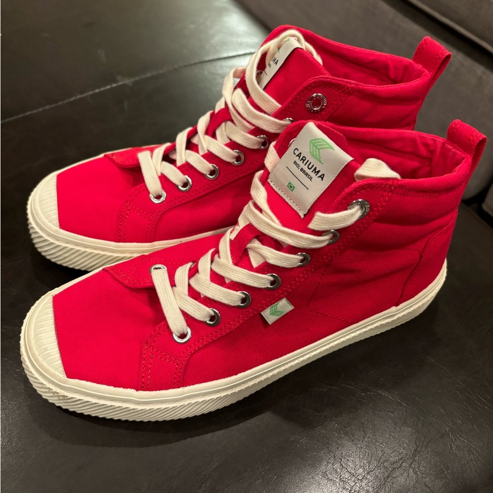 Cariuma Red high tops. 7M EUC